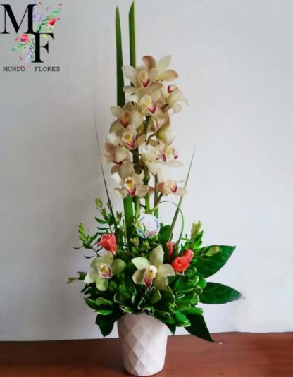 ARREGLO FLORAR DE ORQUIDEAS